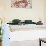 Flat With Balcony And Garage Apartment Prague