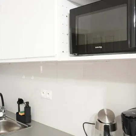 Flat With Balcony And Garage דירה *