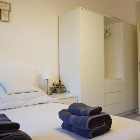 דירה Flat With Balcony And Garage *