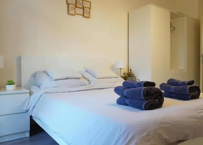 アパート Flat With Balcony And Garage プラハ