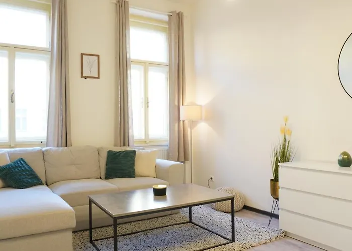 アパート Flat With Balcony And Garage プラハ