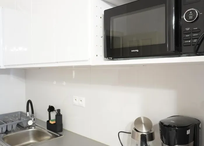 Flat With Balcony And Garage アパート *