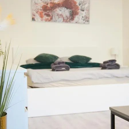 Flat With Balcony And Garage Apartmán Praha