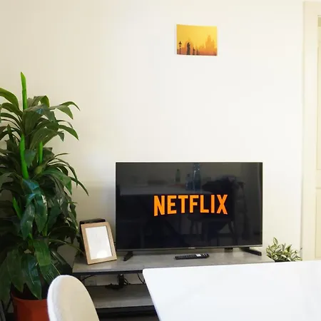 Flat With Balcony And Garage Appartement *