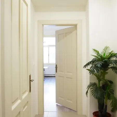 Apartmán Flat With Balcony And Garage *