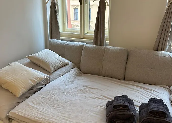 Flat With Balcony And Garage * פראג
